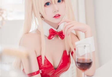 91爆料专栏特写：揭秘后台低语中那句“永远别走”的秘密告白